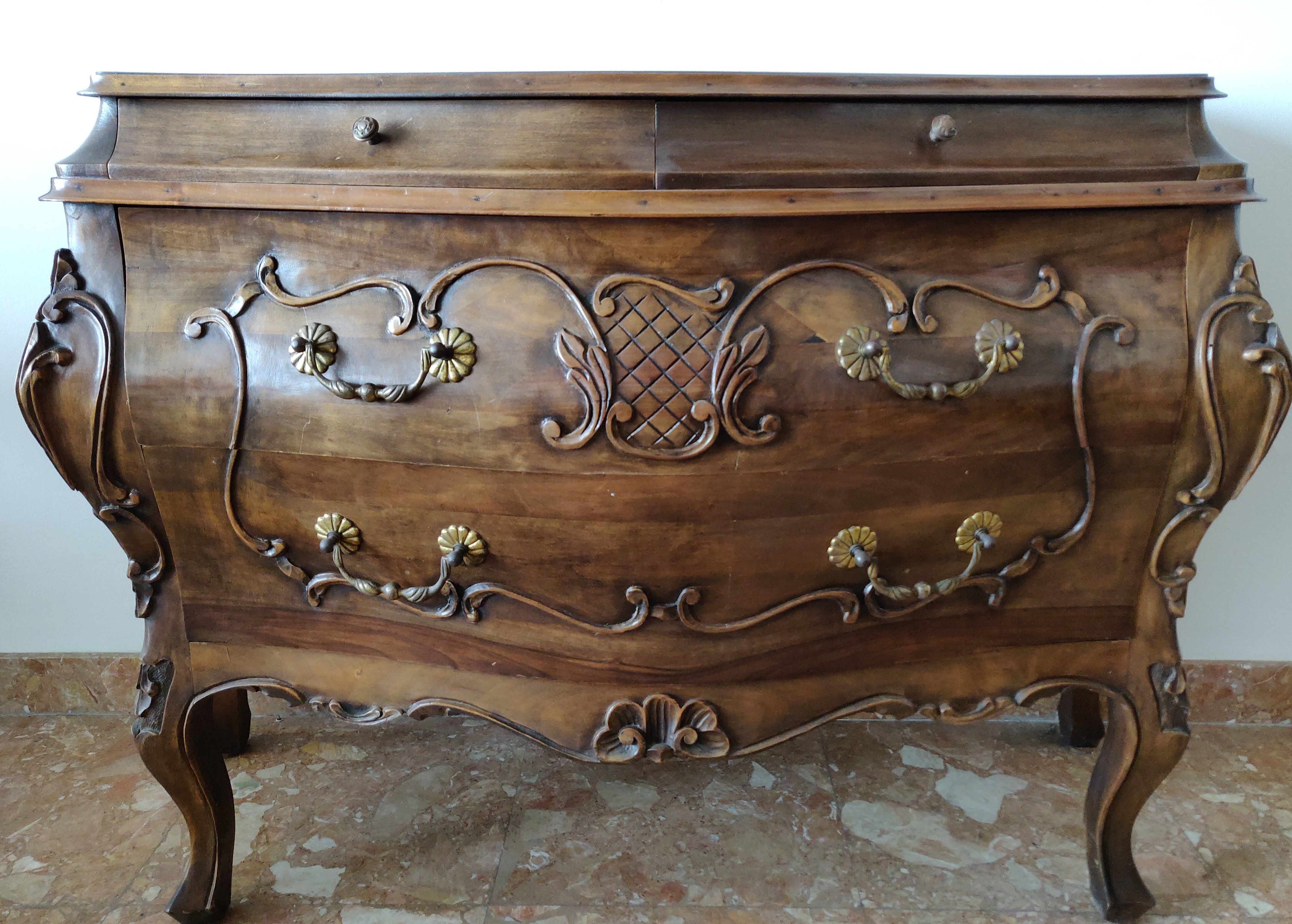 Louis XV dresser