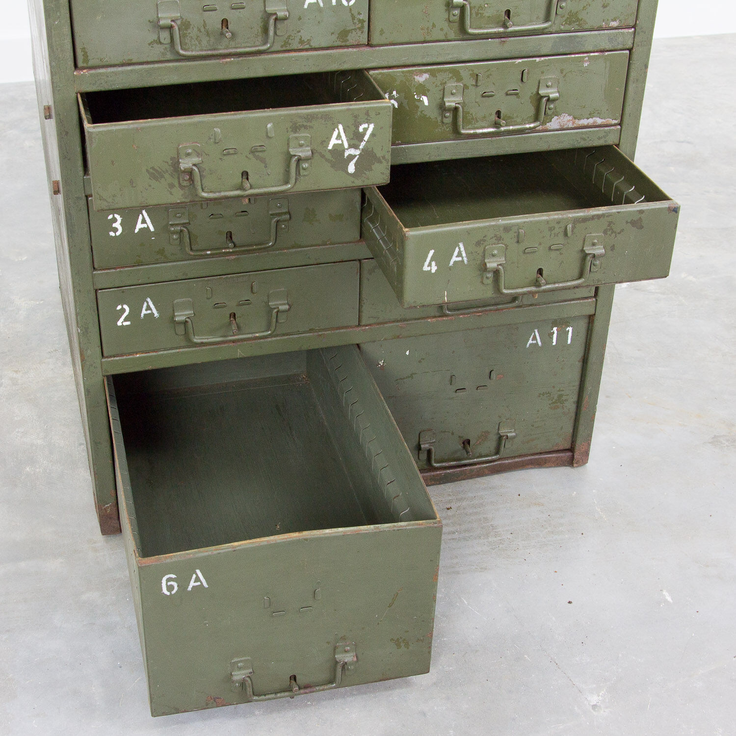 Dutch army toolbox A