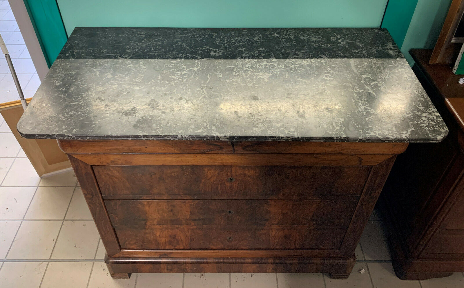 Commode of lady louis Philippe era in walnut bramble around 1830