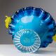 Bol avec poignée en verre de Murano bleu et fleurs jaunes - Décor vintage italien des années 1970.