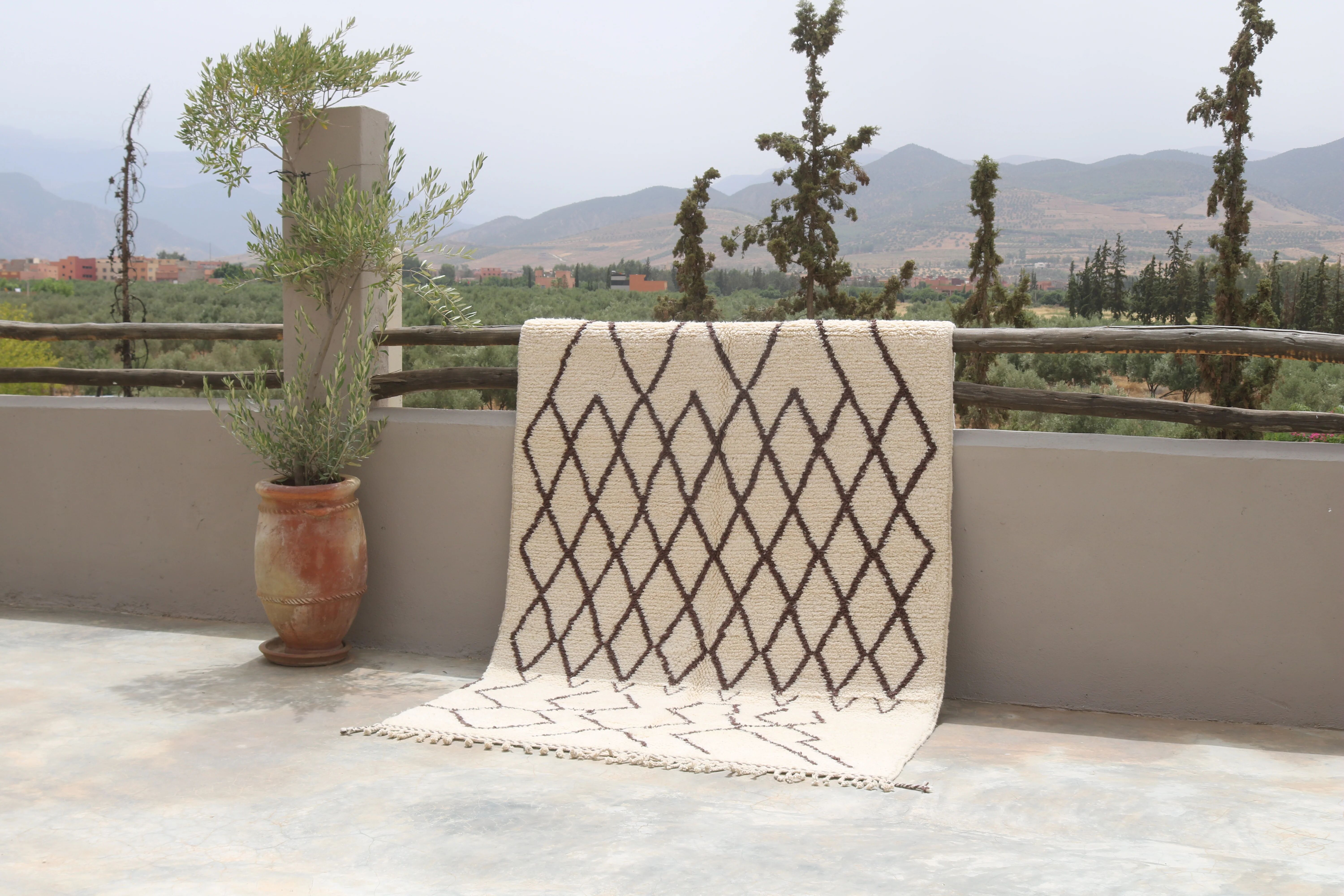 Beni Ouarain rug, 250 x 155 cm - AZ854