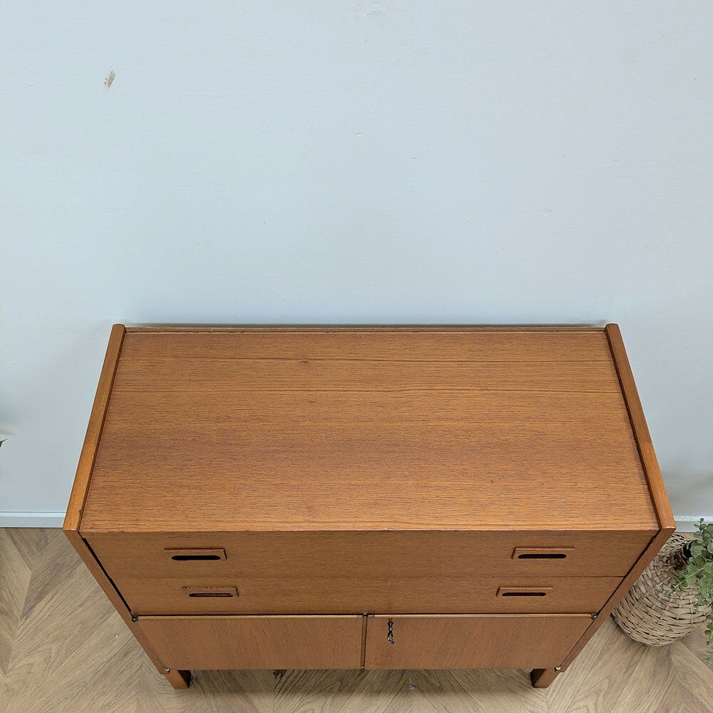 Commode vintage