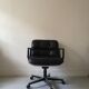 Fauteuil de bureau en cuir noir by Charles pollock pour Knoll,1970