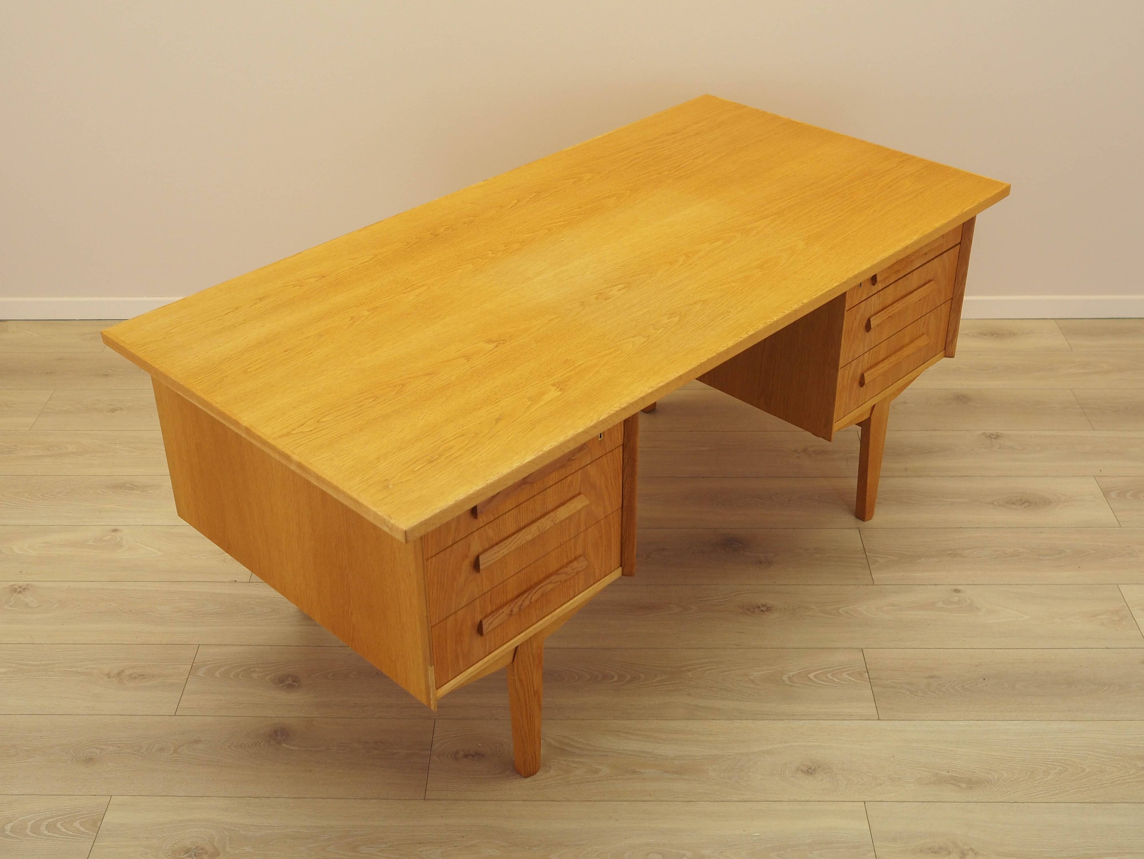 Oak desk, Danish design, 1960s, designer: Henning Kjærnulf