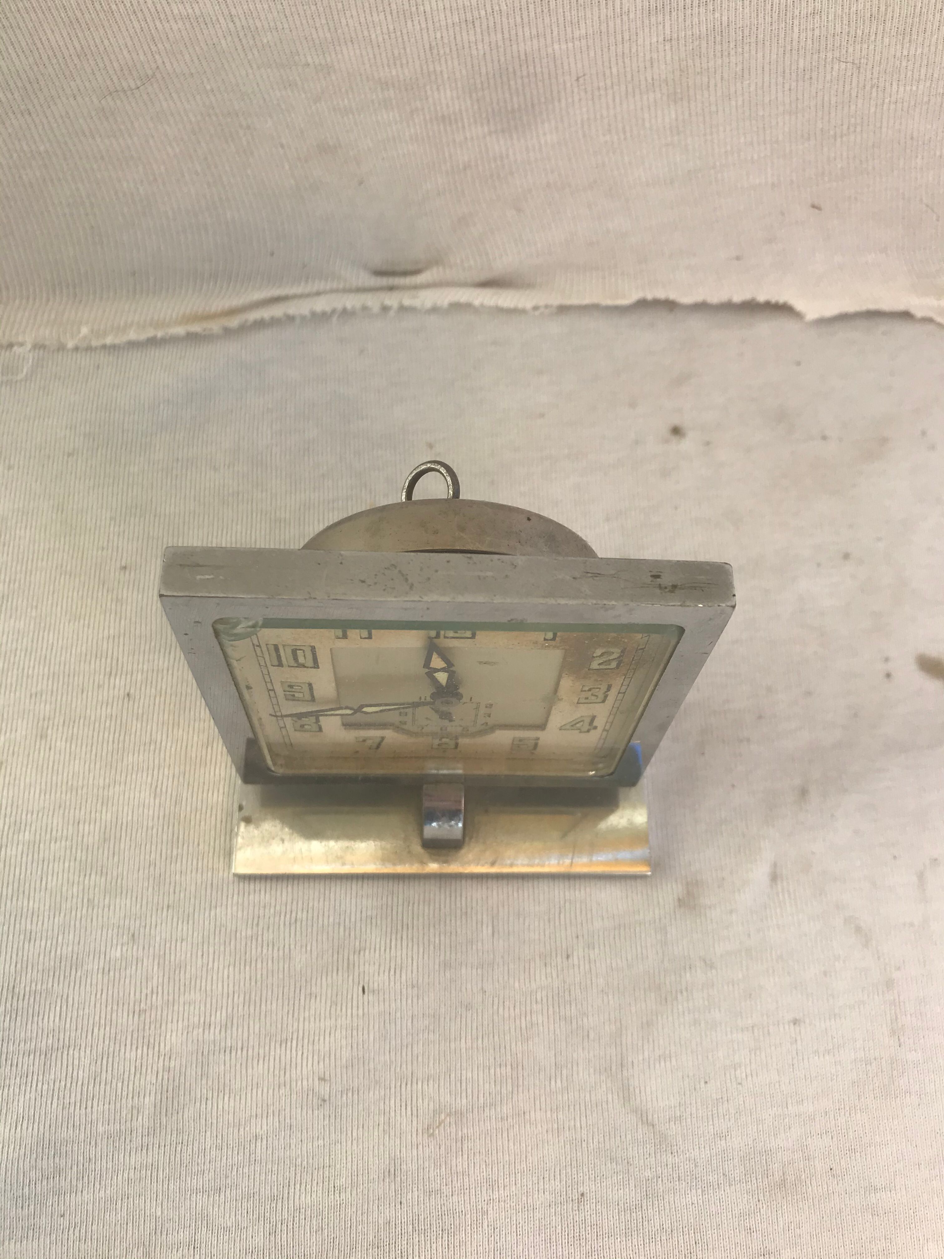 Former reveil square metal chrome vintage decoration
