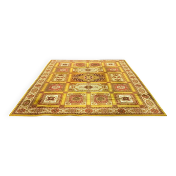 Large carpet