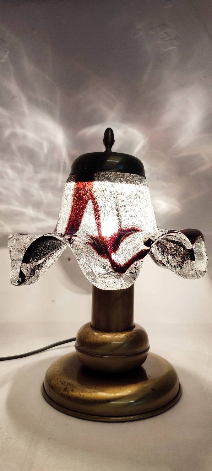 Lampe de table avec tulipe en cristal. Italie, années 1980.