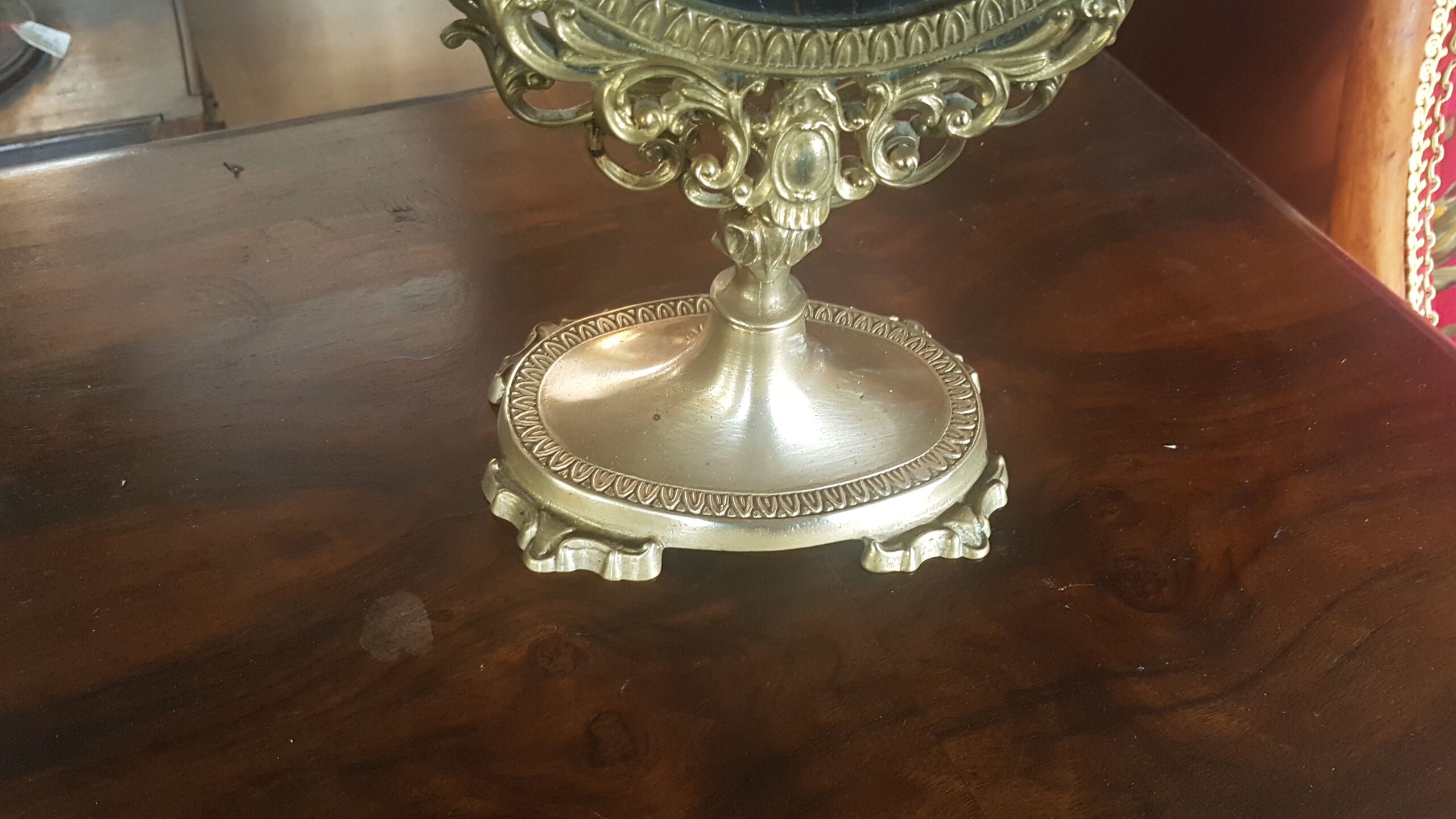 Table mirror 30x37cm