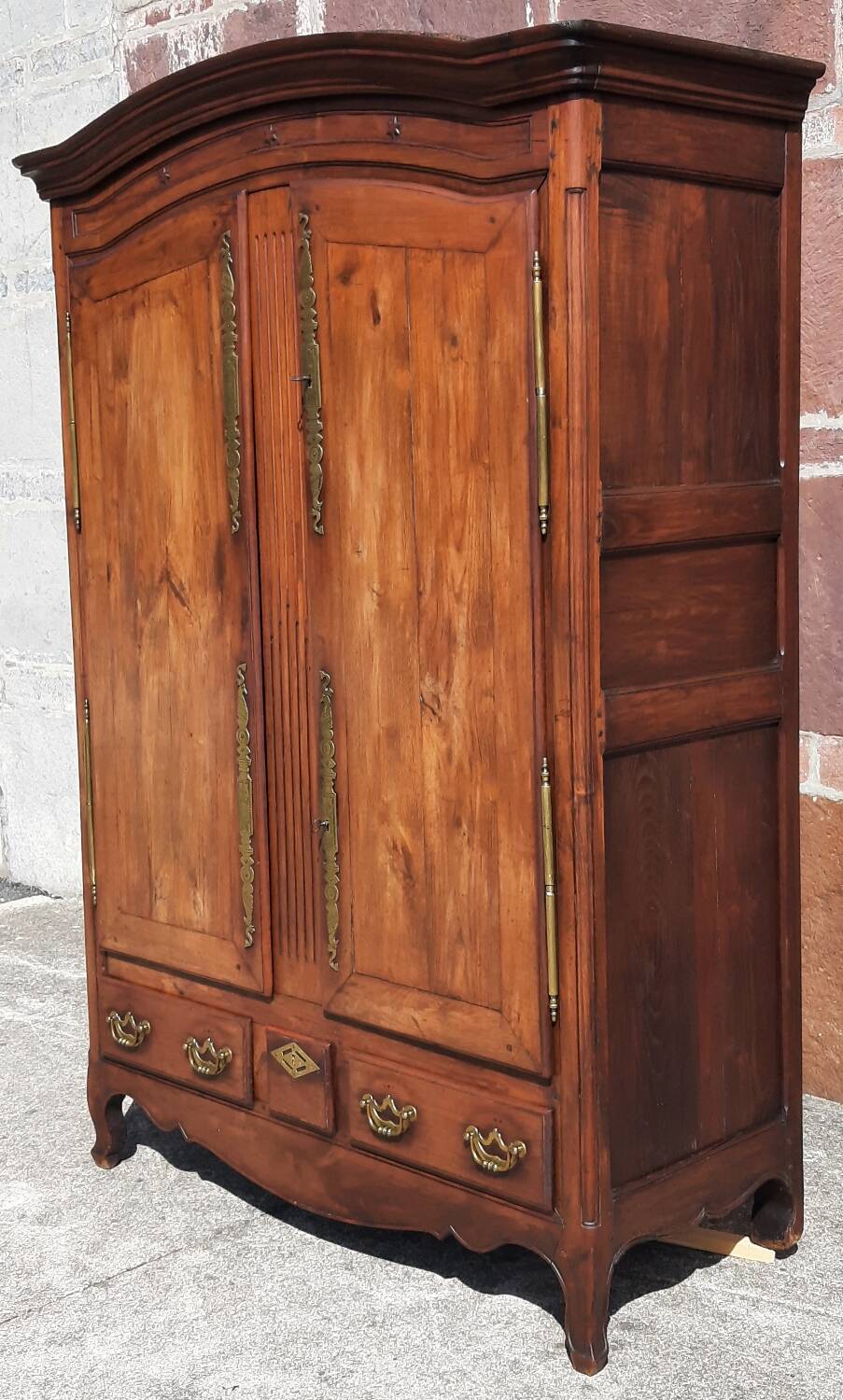 "Gendarme Hat" wardrobe, Louis XV.