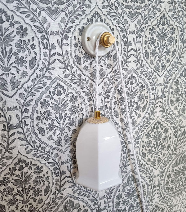 Lampe Baladeuse en opaline art déco