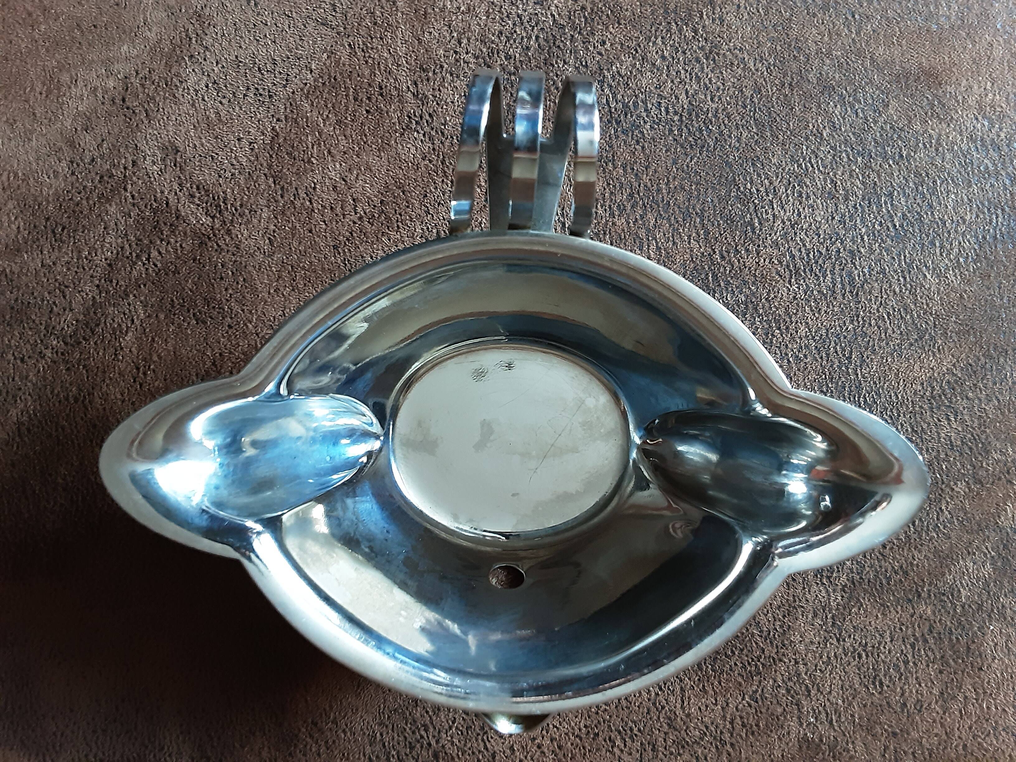 Stainless steel gravy boat