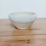 Bowl in white sandstone
