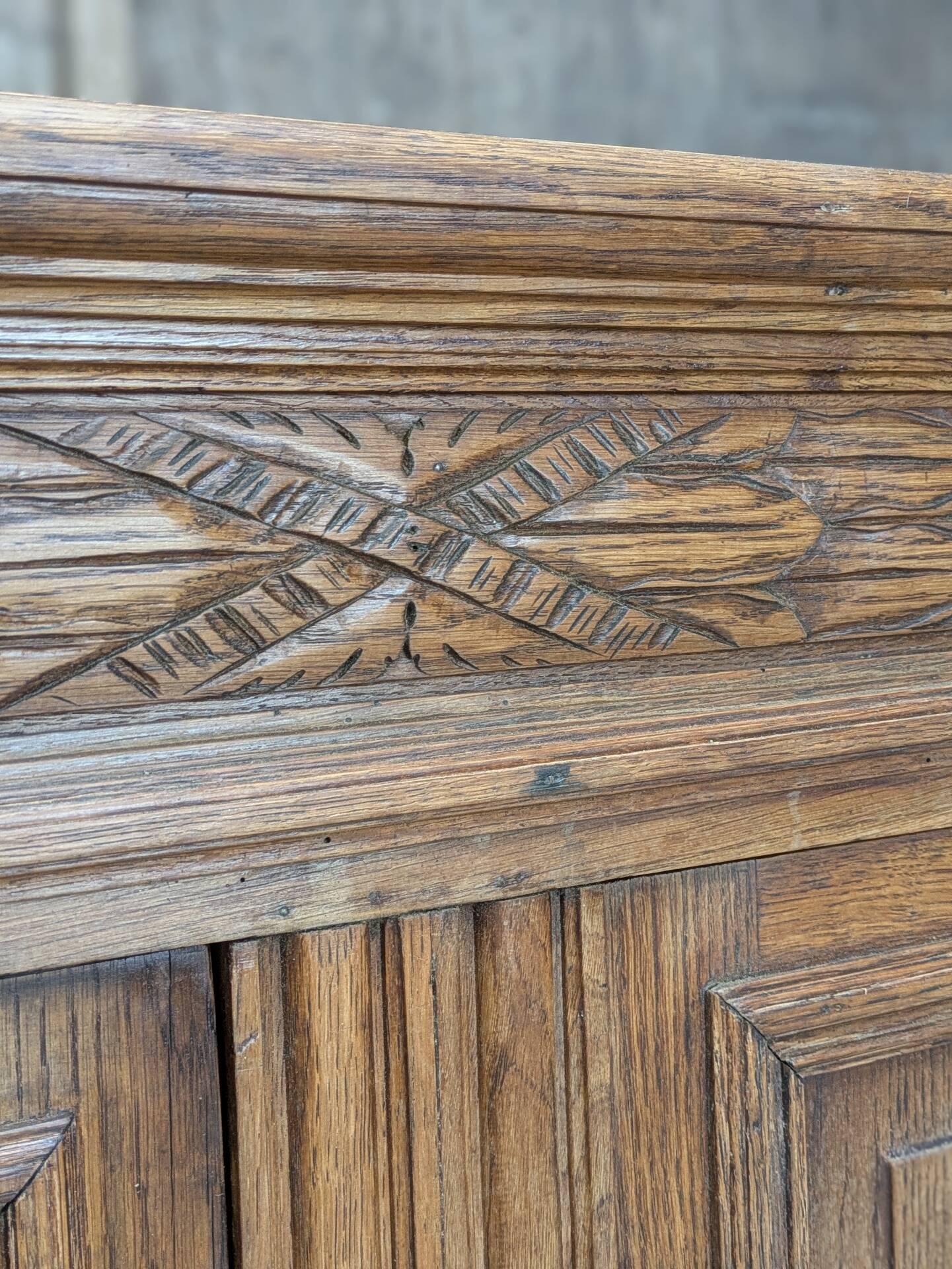 Buffet ancien en chêne