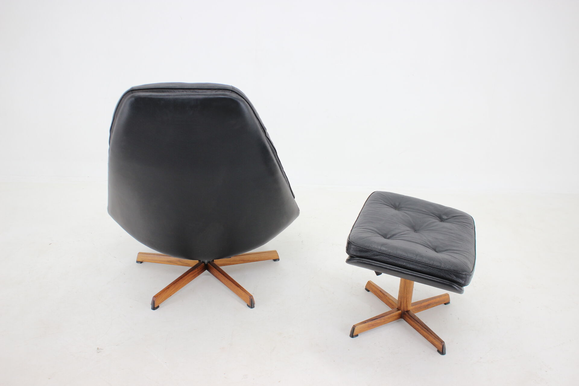 Madsen and Schubell Black Leather Reclining Chair and Stool, Denmark 1960