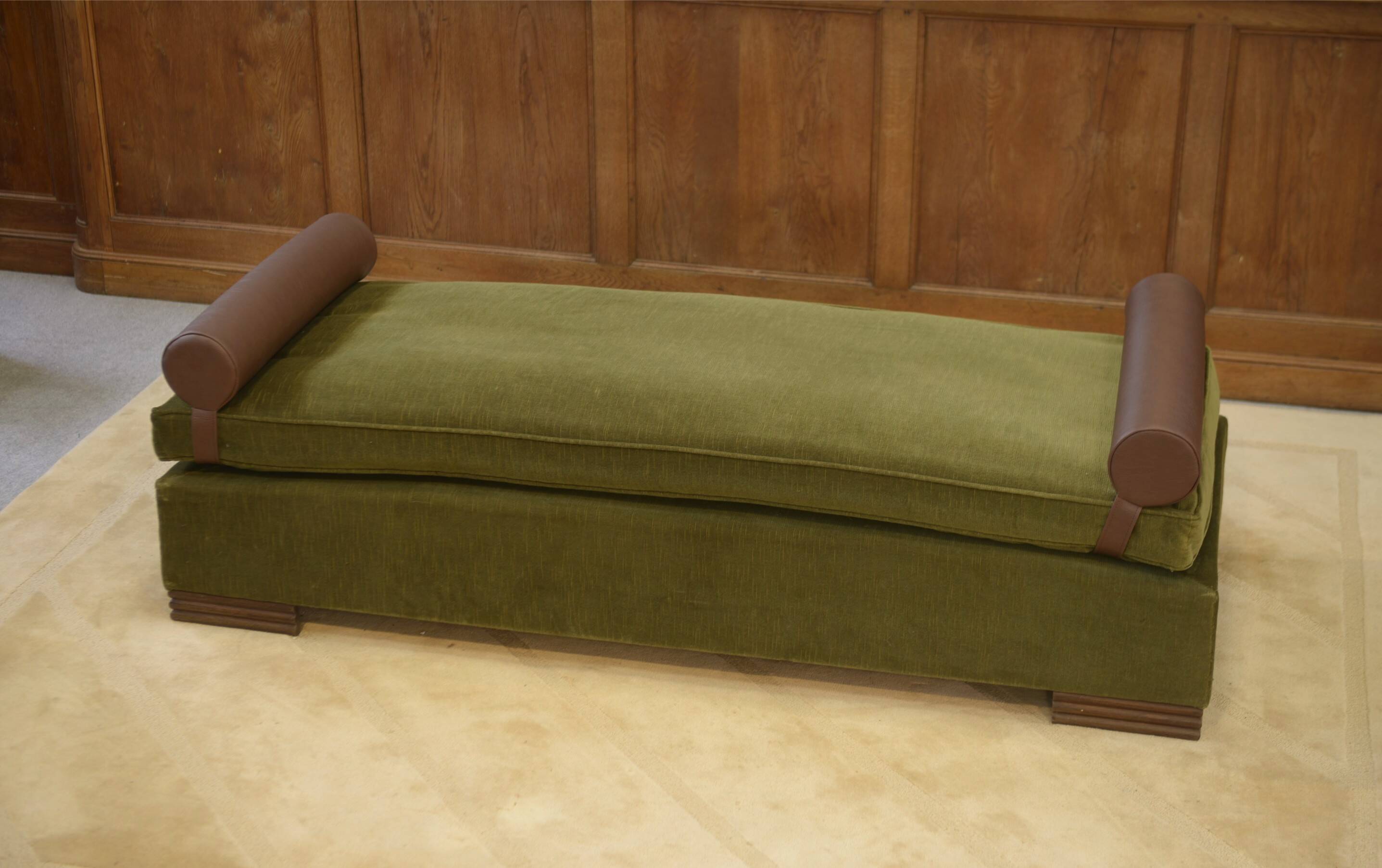 Canapé, daybed dans le goût d’Eugène Printz 1940