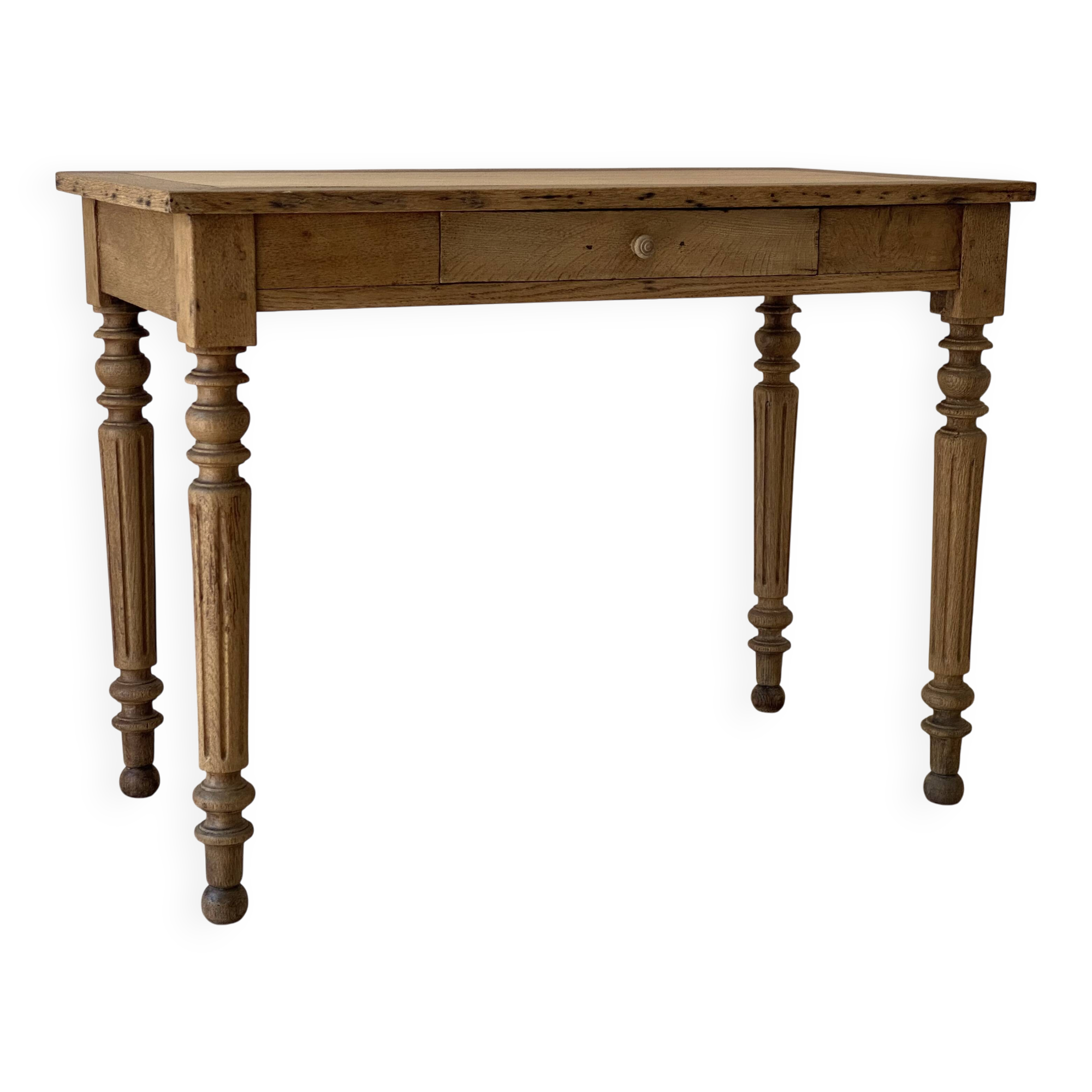 Rustic oak desk table, fluted turned legs, 19th century.