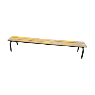 Bench of schoolchildren