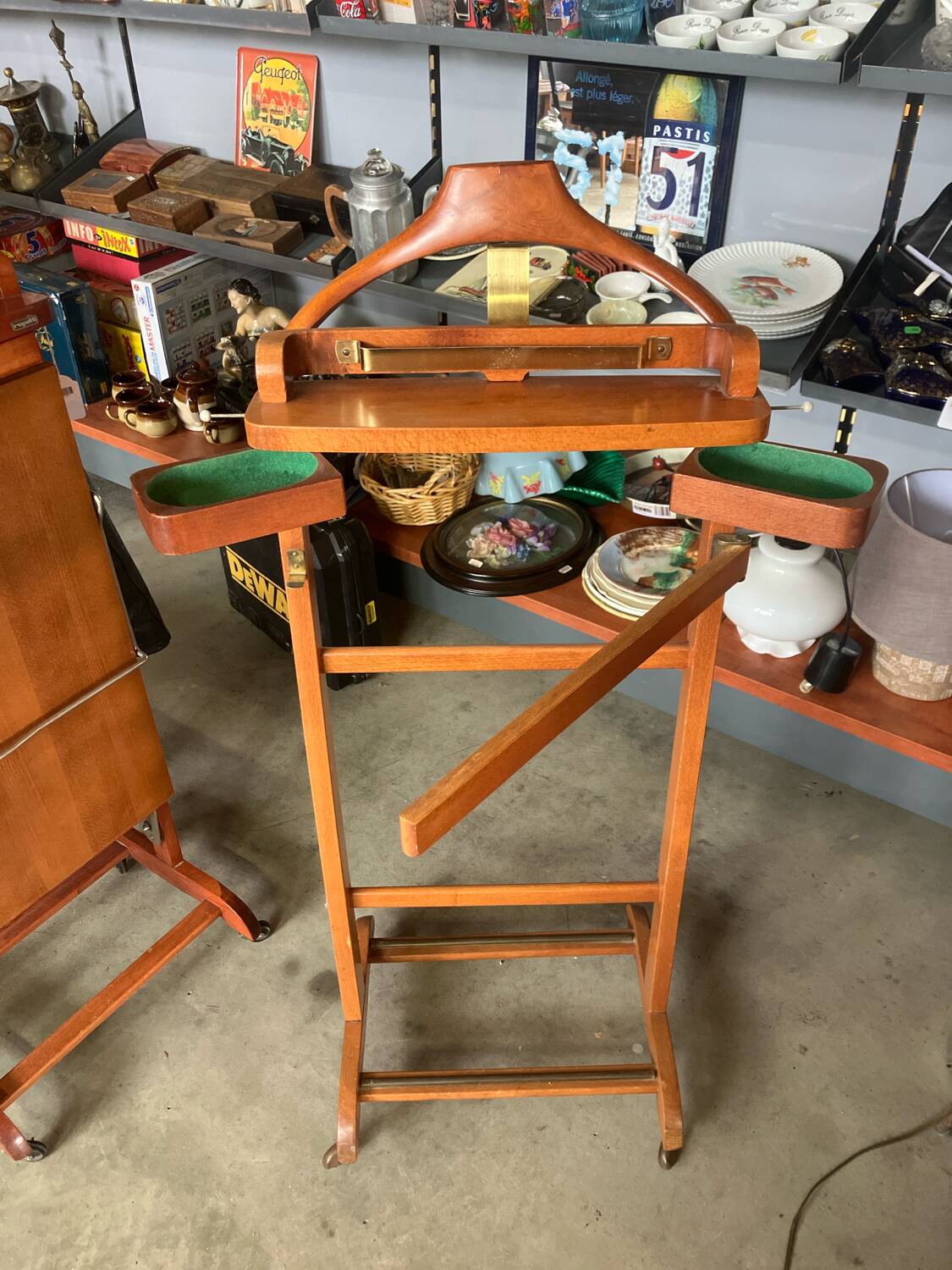 Vintage Reguitti valet