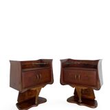 Tables de chevet italiennes Art déco en ronce de noyer, années 1950. Il ya une tablette supérieure en verre