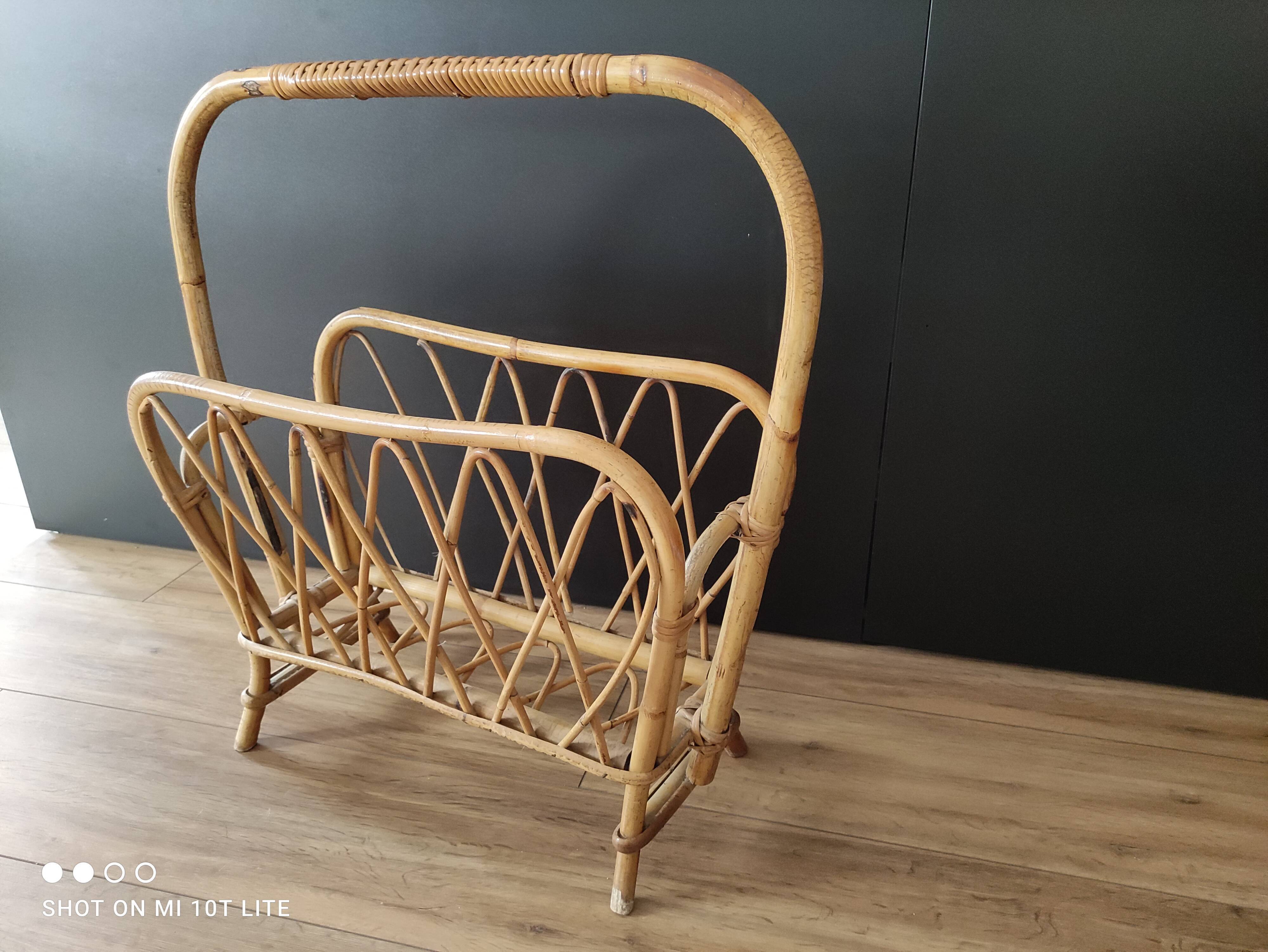 Vintage magazine holder 60s in rattan honey light