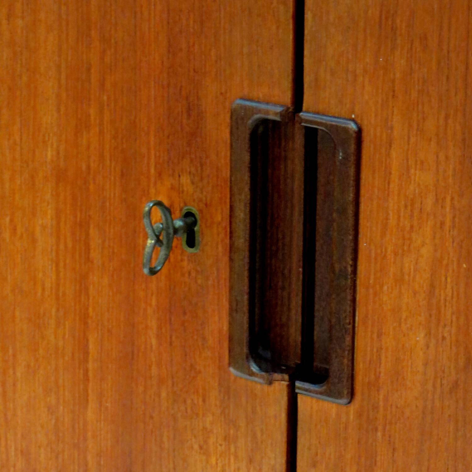 Grande armoire vintage 5 portes en teck, style moderne du milieu du siècle, années 1960