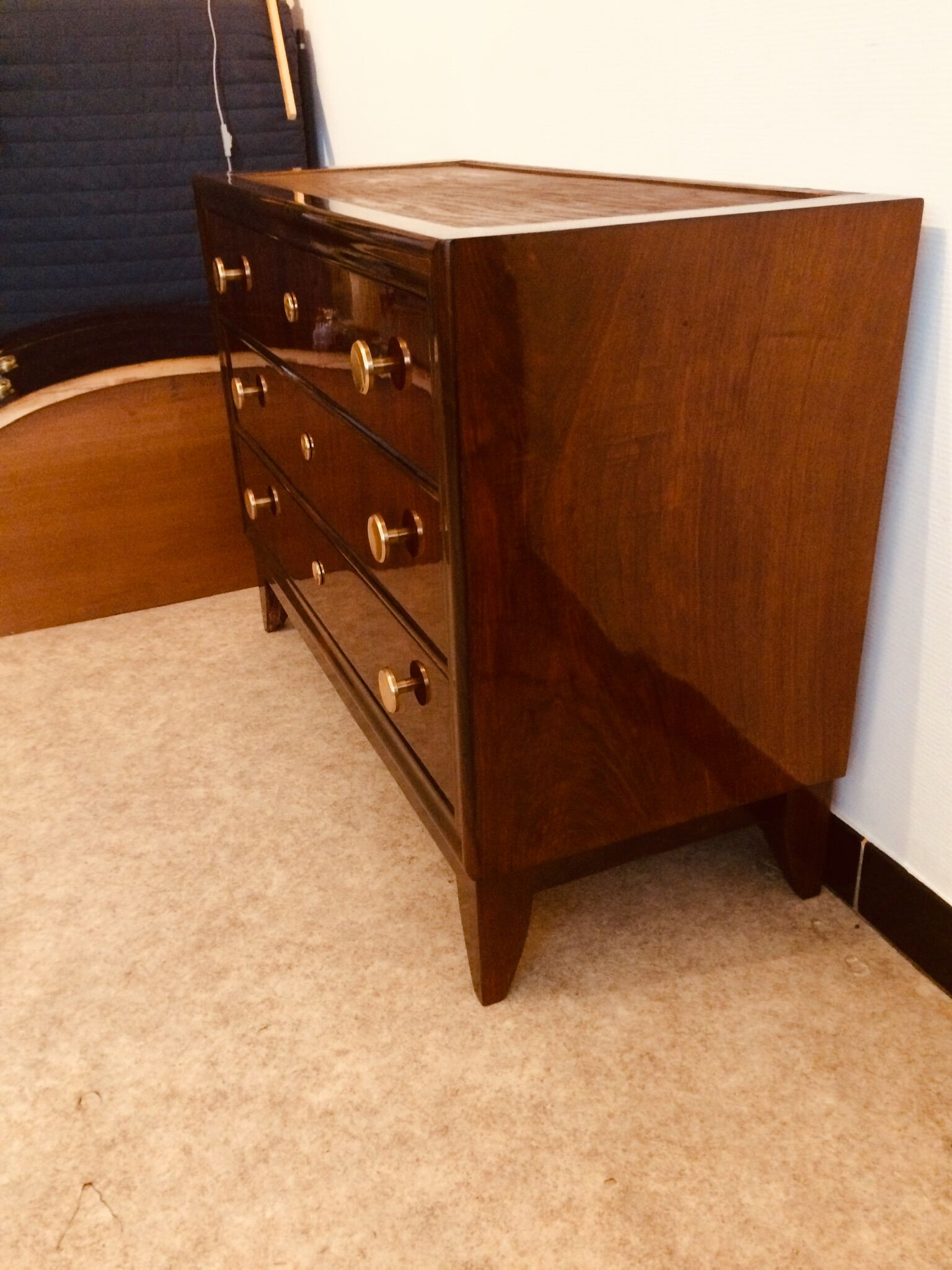 Transition period chest of drawers
