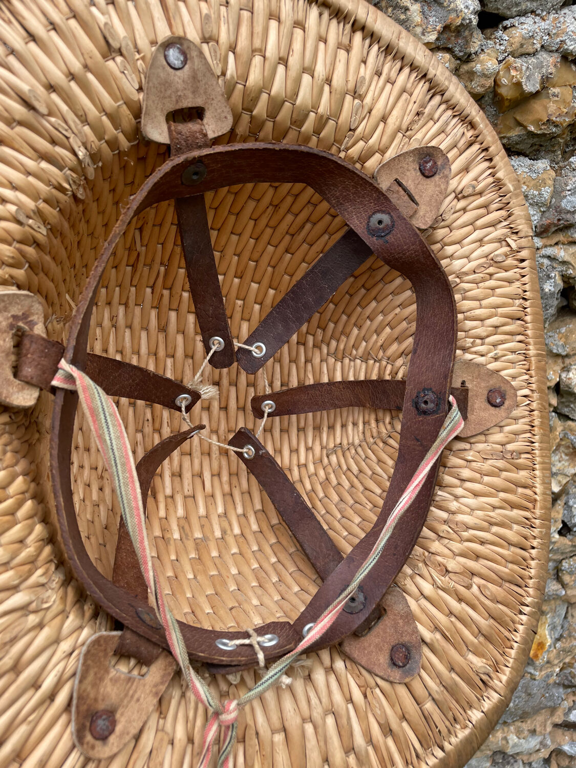 Vintage colonnial hat in woven rush