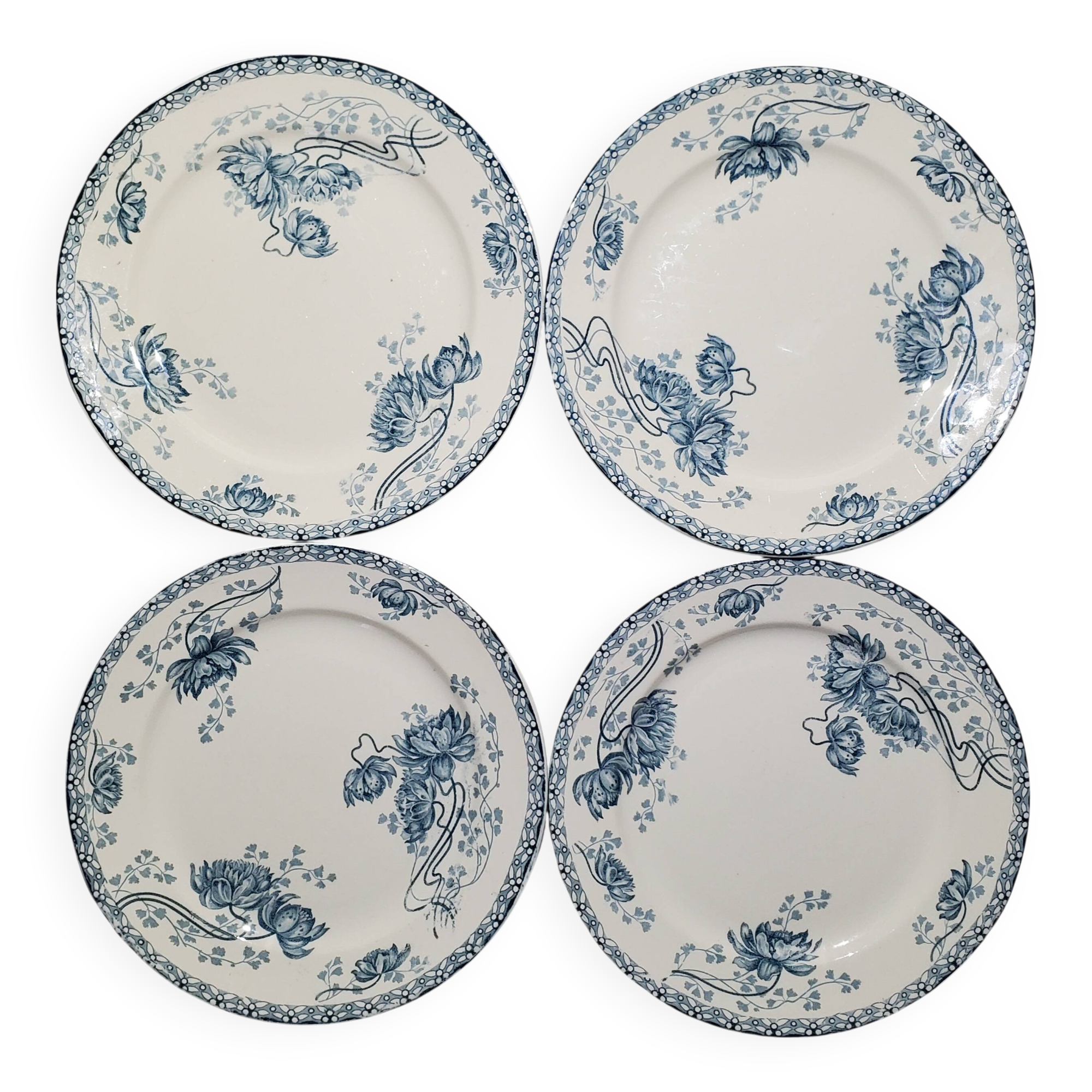 Lot de 4 assiettes plates de la faïencerie de Sarreguemines modèle Royat