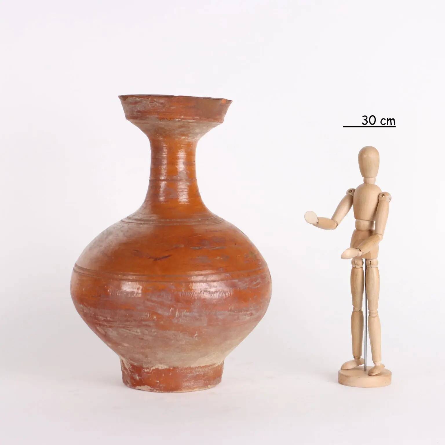 Ancient ceramic vase, China, Ming dynasty (1368-1644)