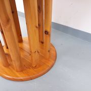 Table à manger ronde scandinave vintage style Rainer Daumiller en pin