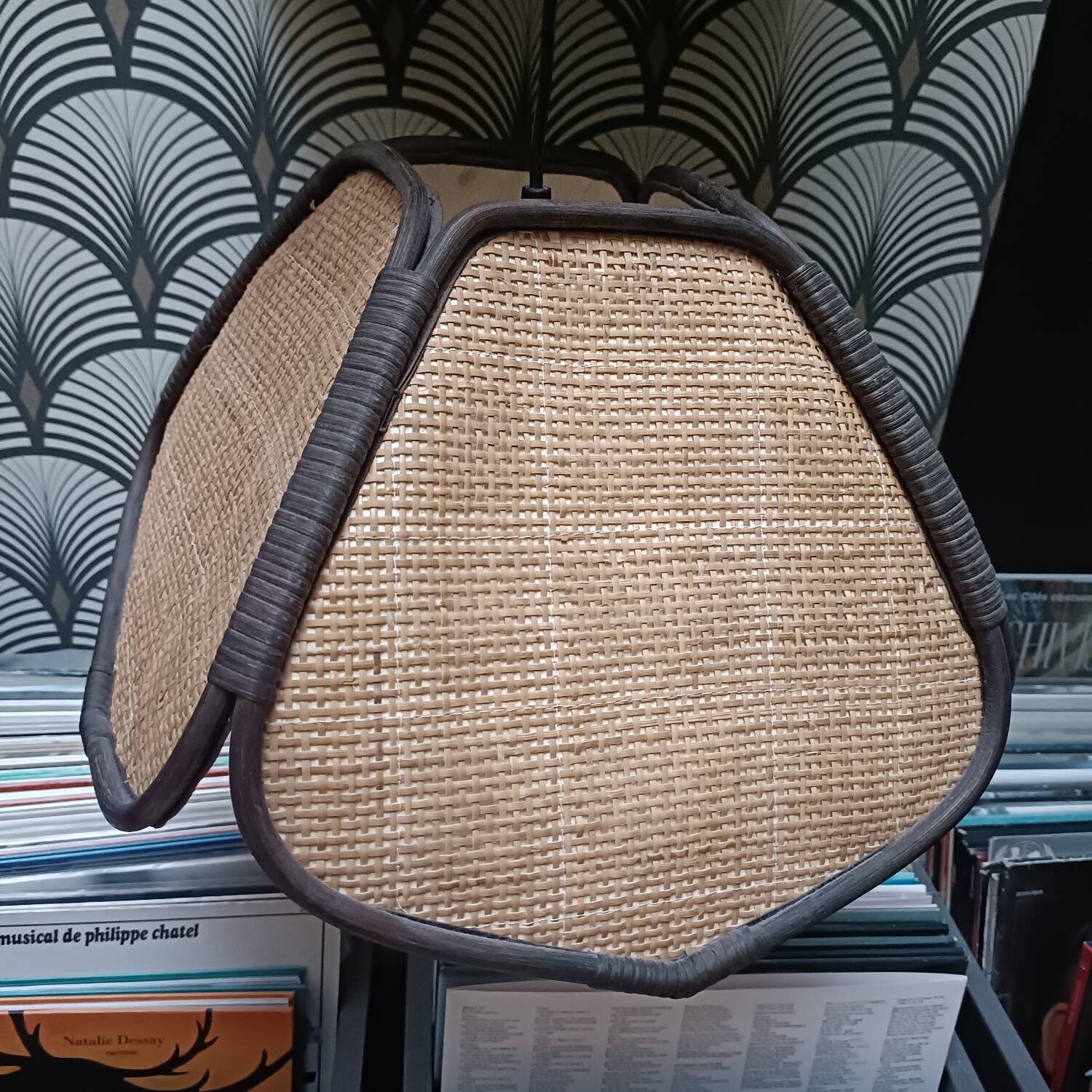 Suspension, vintage wicker rattan shine