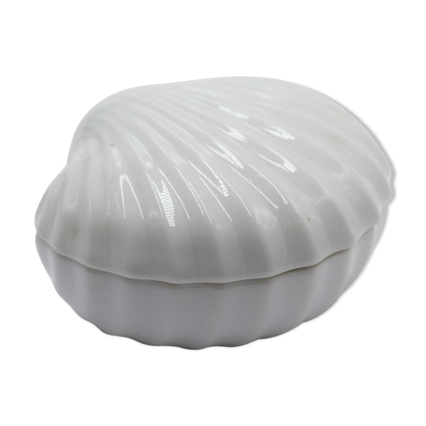 Japanese ceramic shell box