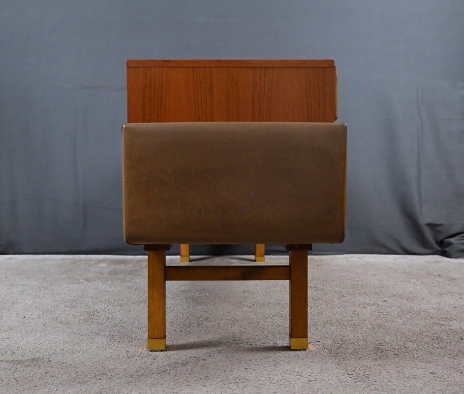 Coiffeuse en teck et nubuck, par R. Landault – 1970