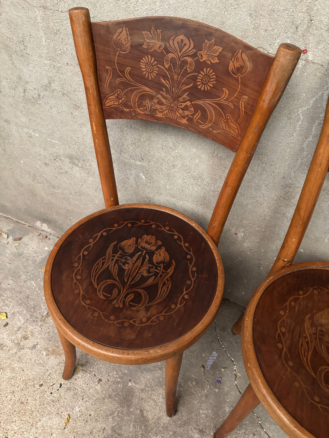 3 Aguilar bistro chairs