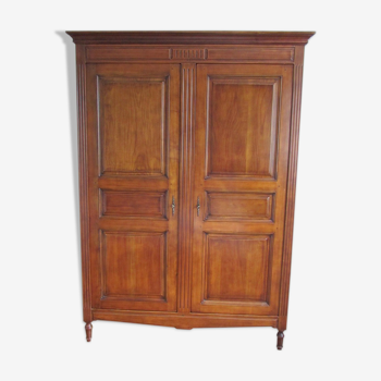 Armoire en merisier massif