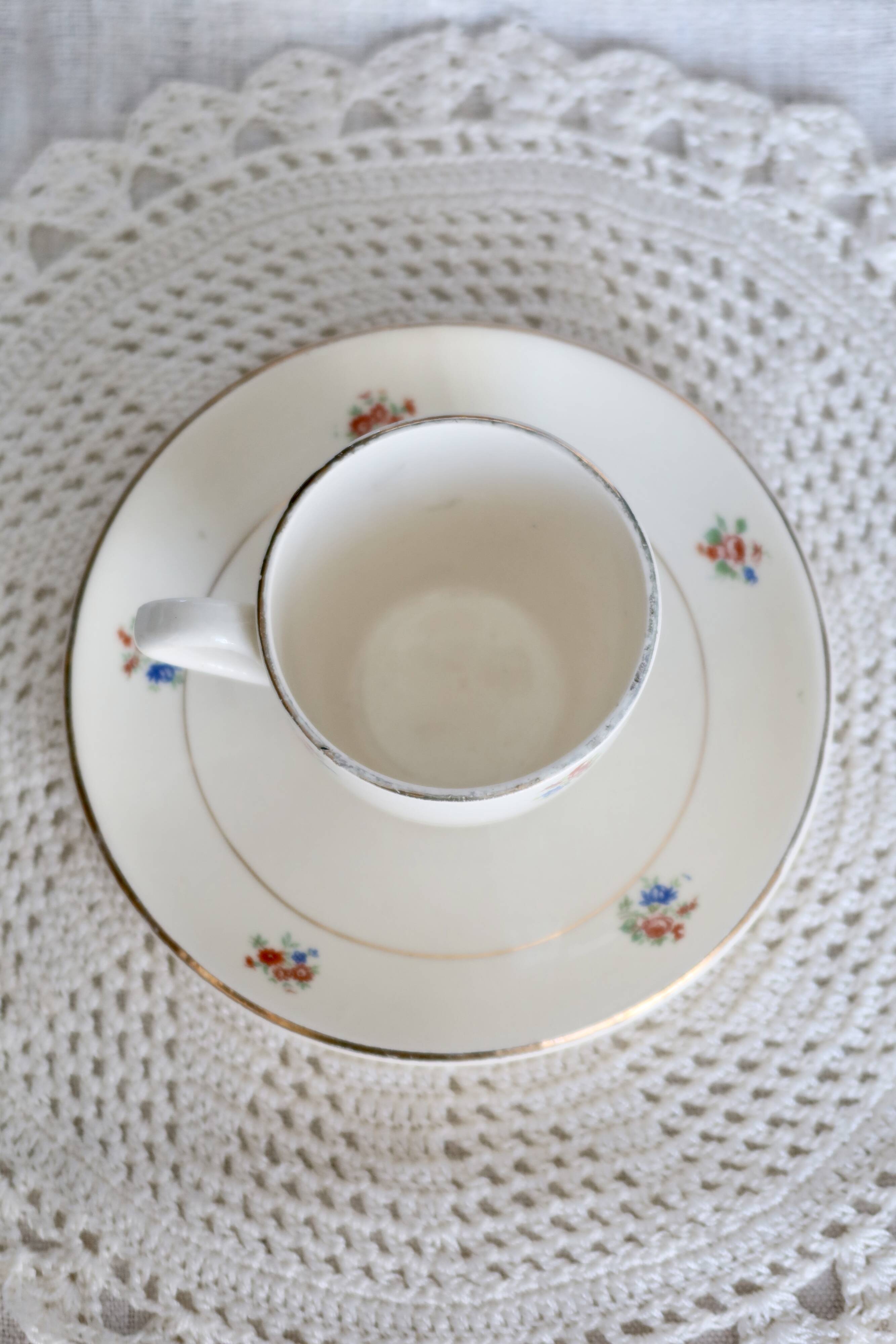 Vintage Sarreguemines earthenware cup and saucer – Floral decoration