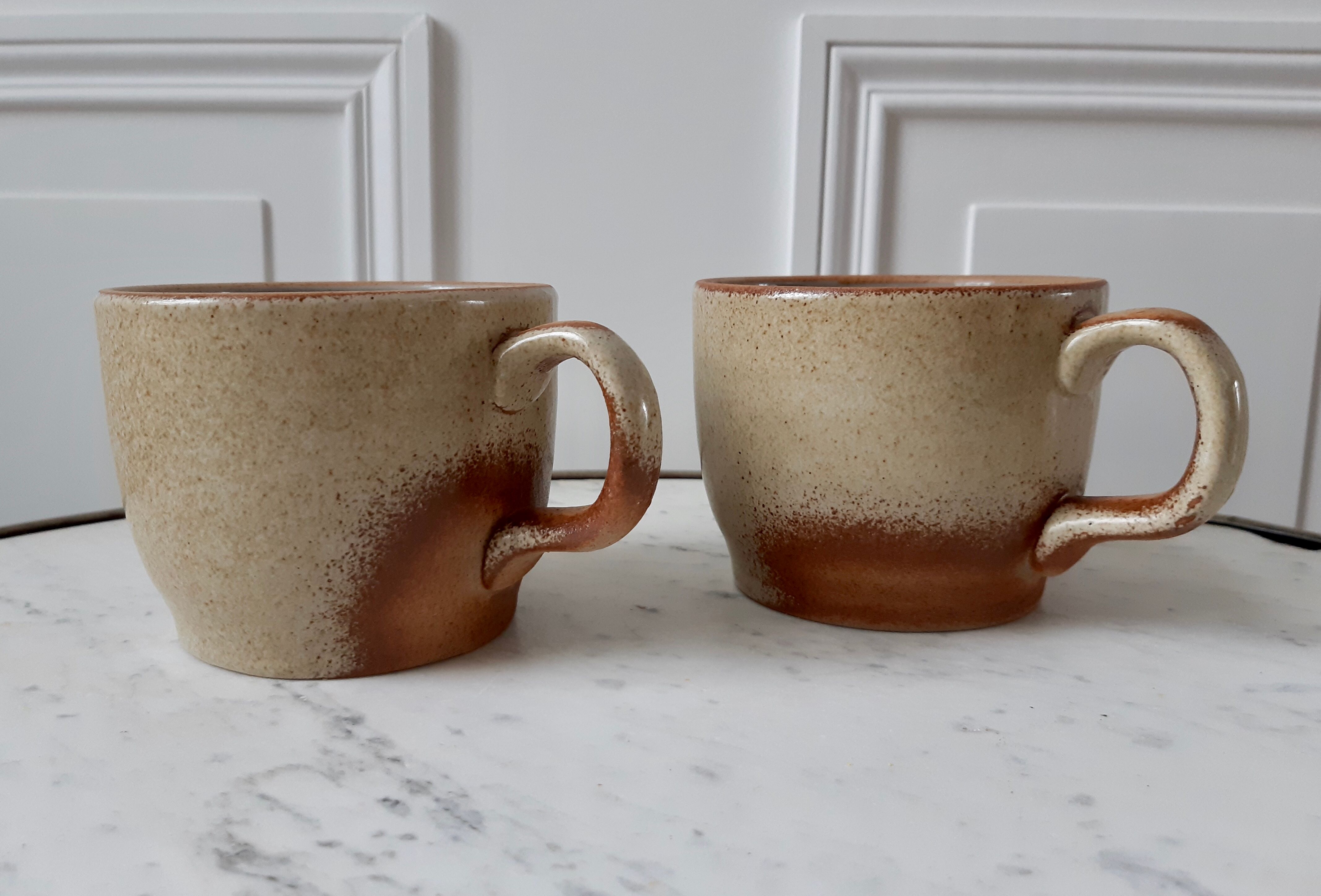 Lot de 2 mugs en grès vintage