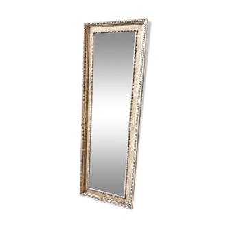 Miroir encadrement en bois peint blanc patiné