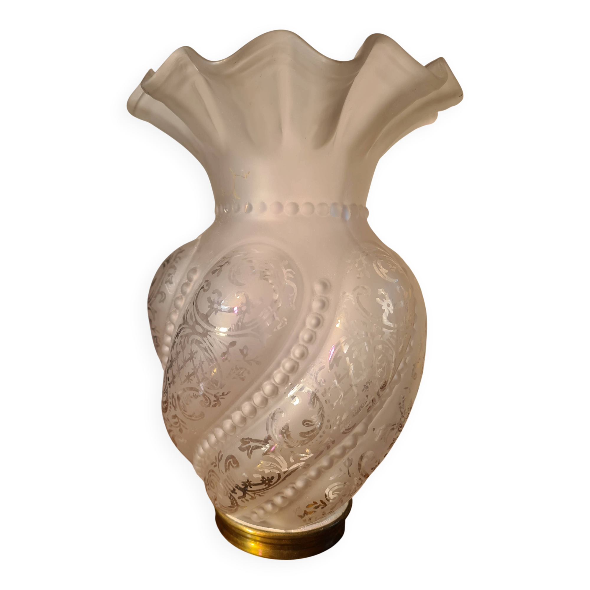 tulipe verre napoleon 3 pour lampe a petrole large 16xh23x5,5dia int