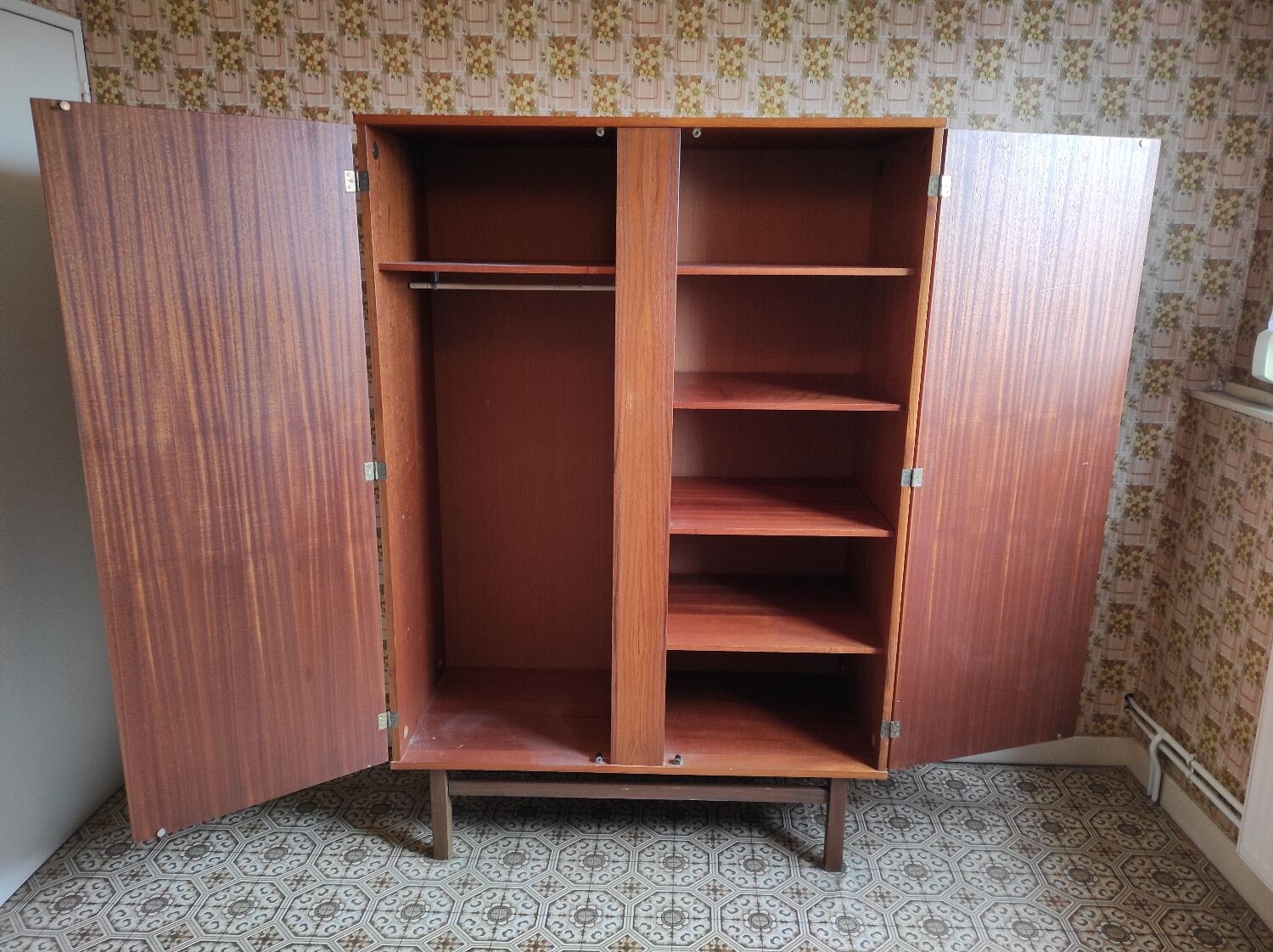 Scandinavian style 2 door wardrobe