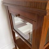 Serving Light mahogany English tea table. Beveled windows. circa 1900. Removable glass top.