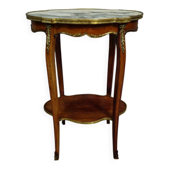 Display table - Louis XV style side table, finely crafted in mahogany.