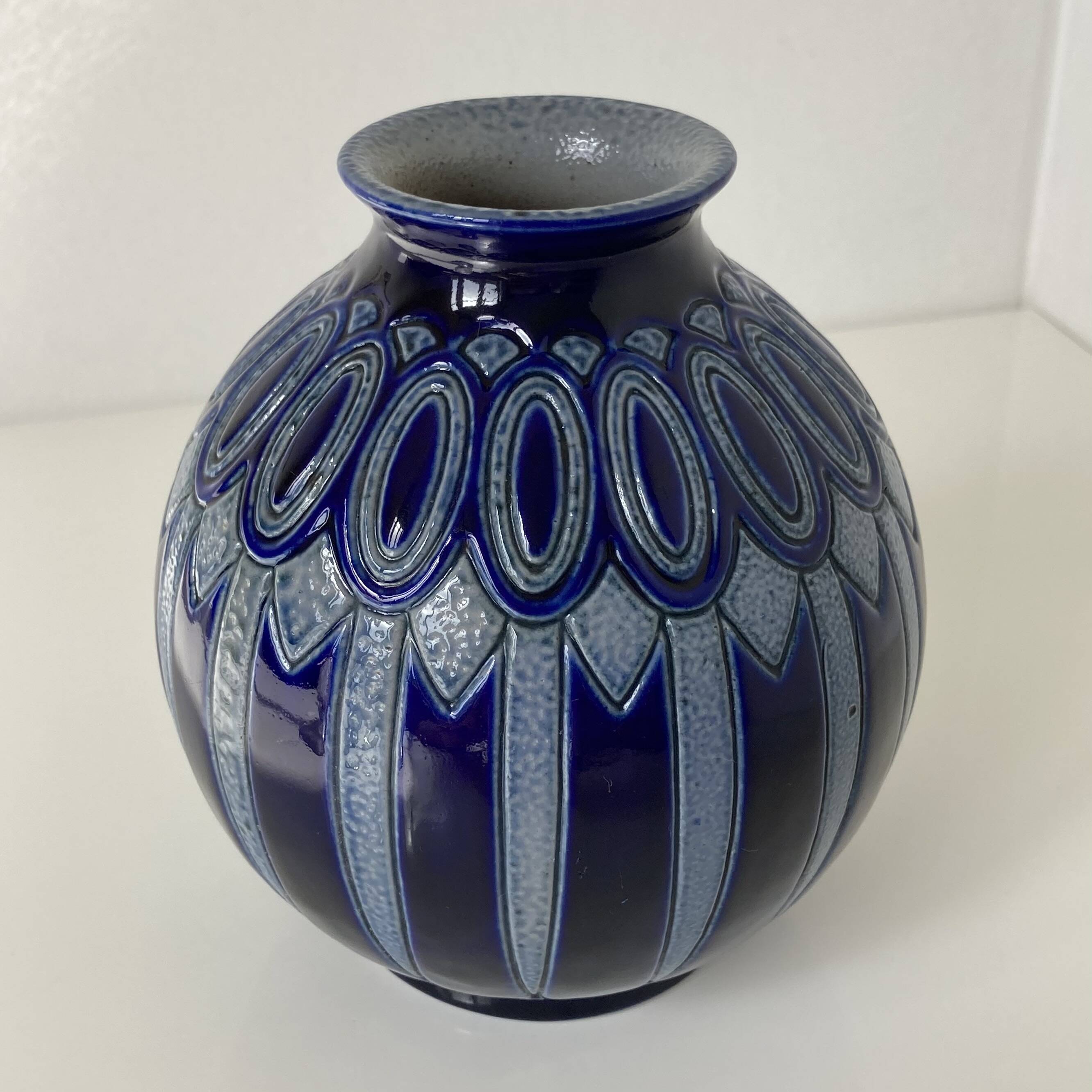 Vase boule d’époque Art Déco en grès d’Alsace par Hubert Krumeich-Remmy