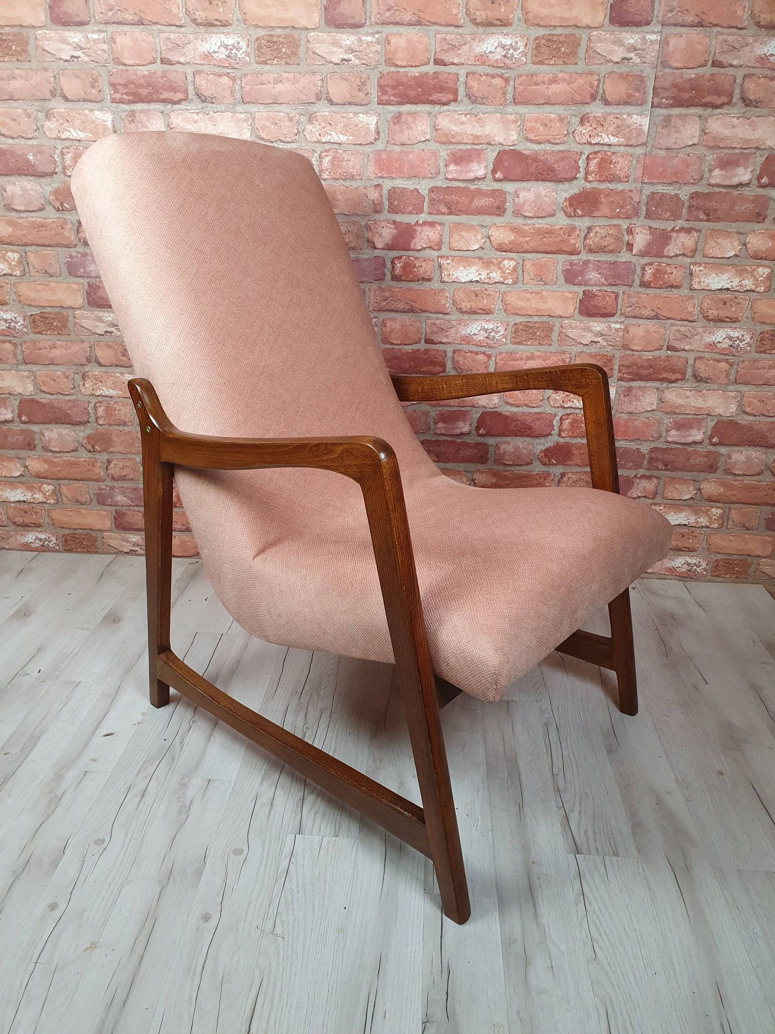 Fauteuil rénové, type 364, conçu par Barbara Fenrych-Węcławska, Pologne, années 1950