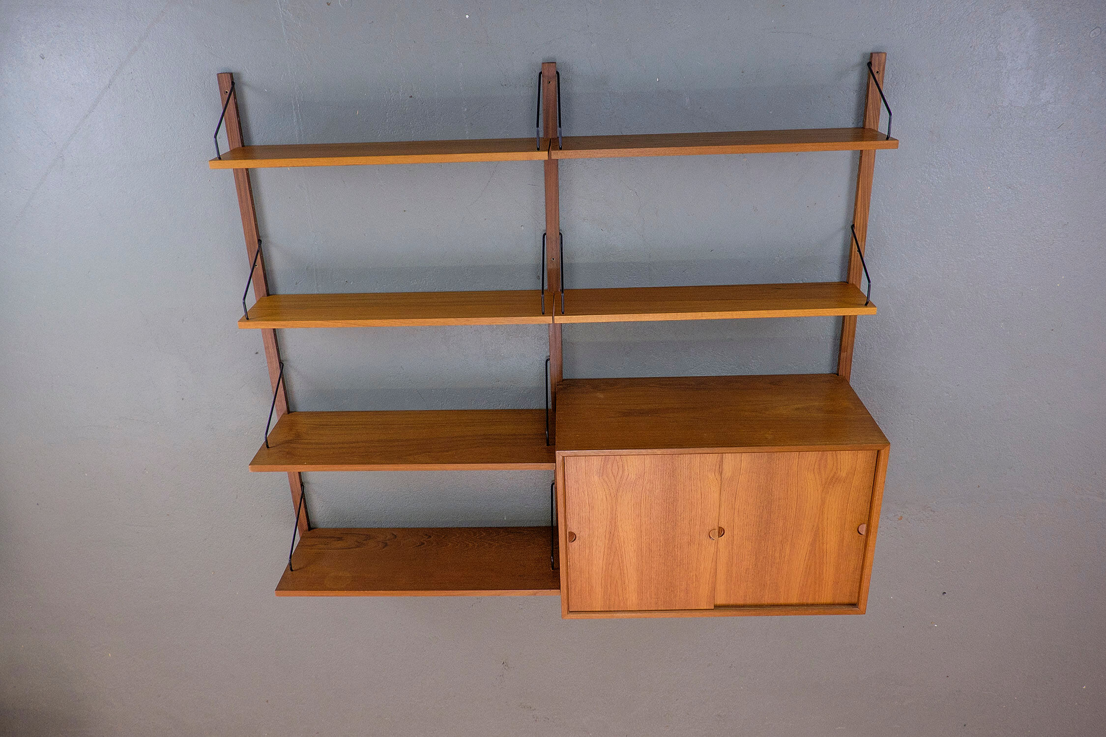 Poul Cadovius Royal System teak wall shelf, 1950s