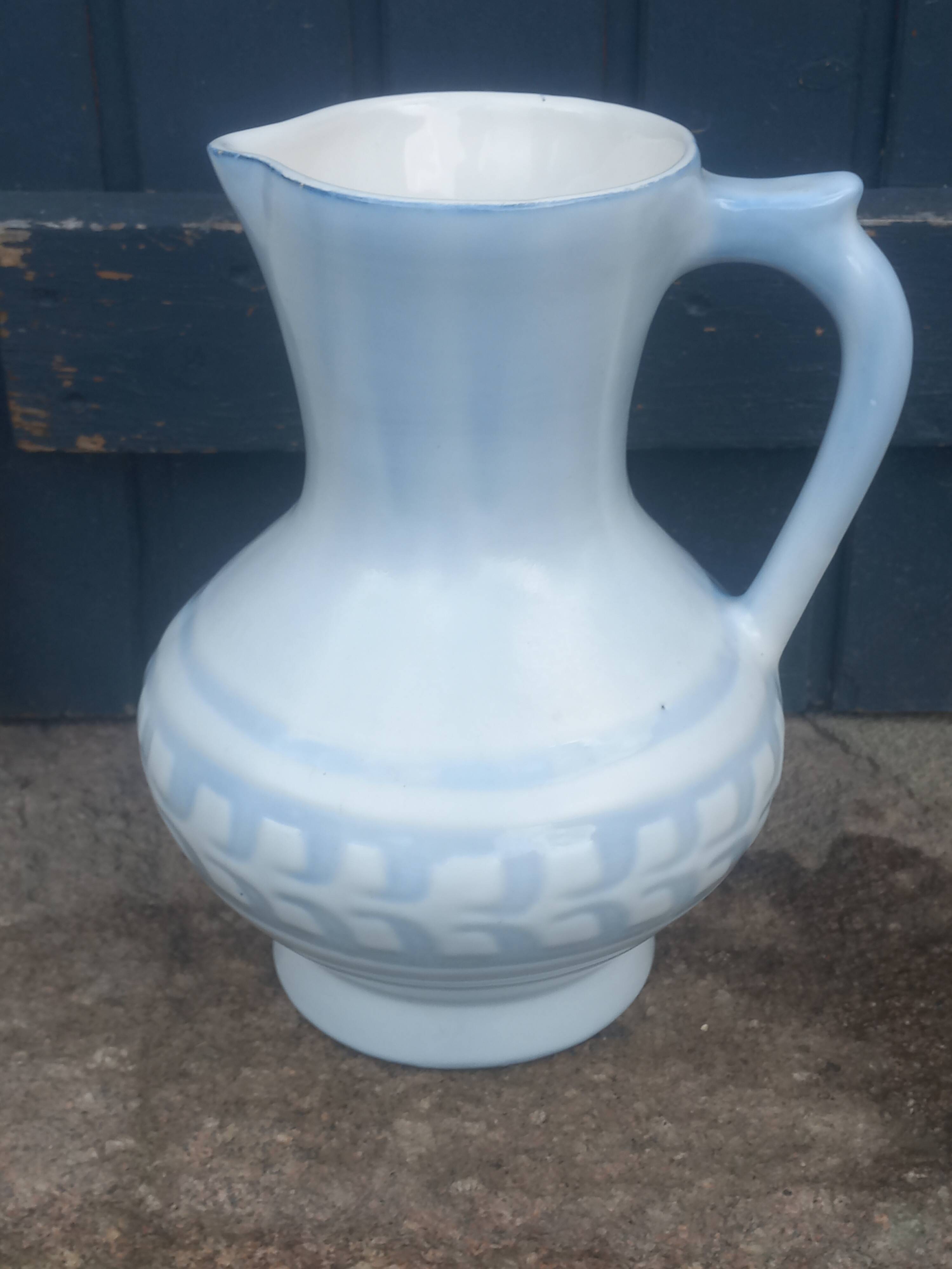 Roger Capron pitcher vase in Vallauris ceramic