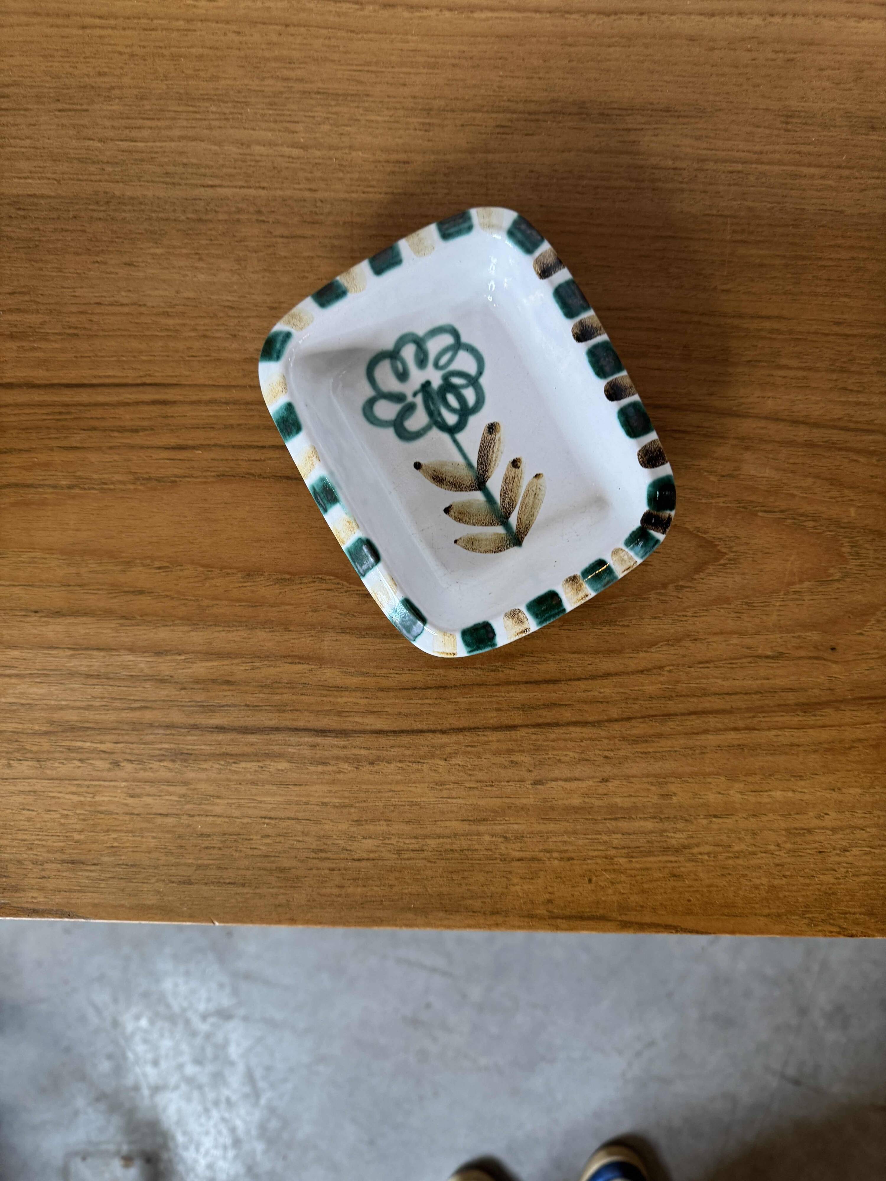 Ceramic pocket emptier by Robert Picault – Stylized flower motif
