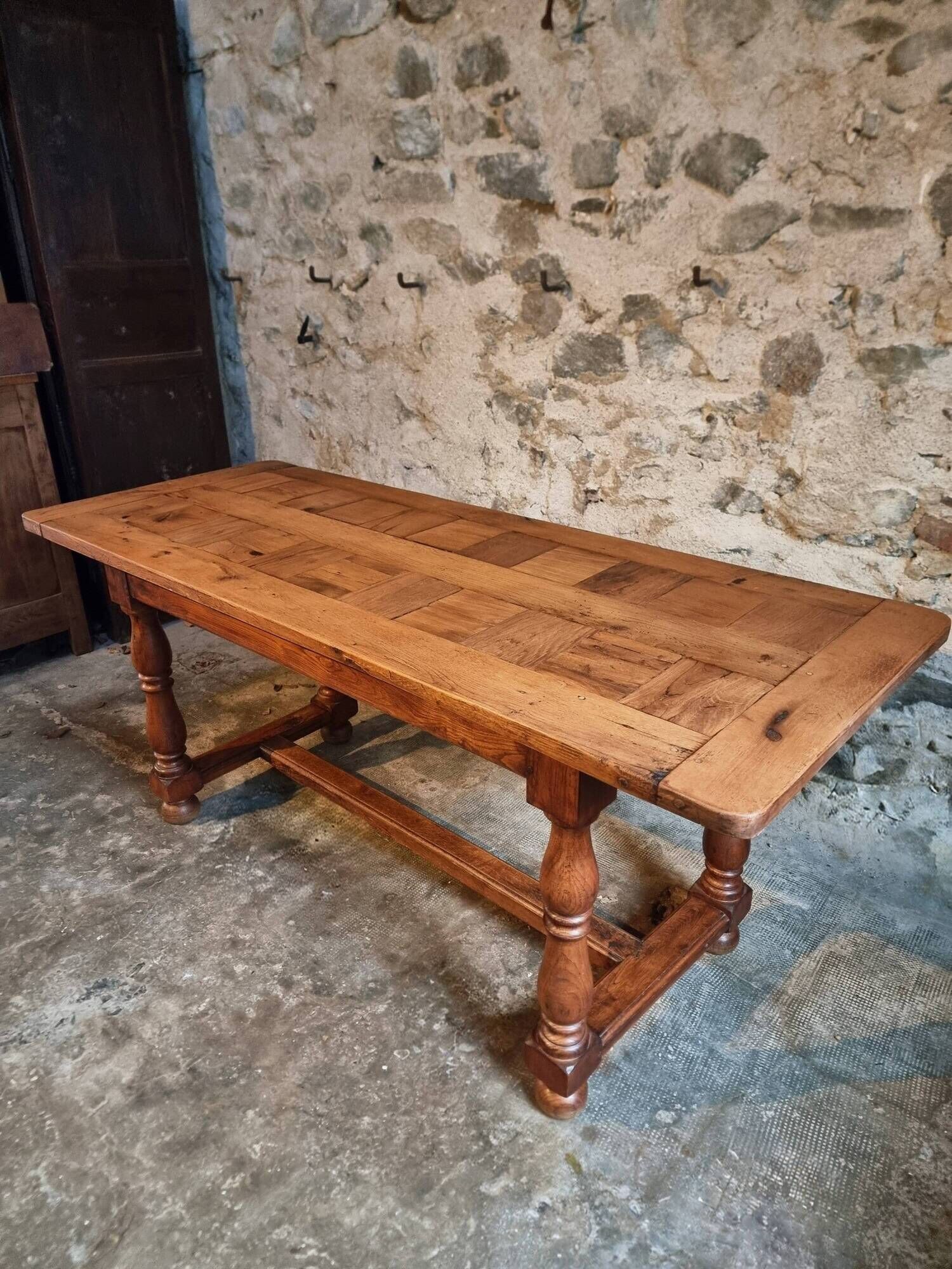 French farmhouse table in oak – 1950-1970 – Top made of solid blocks