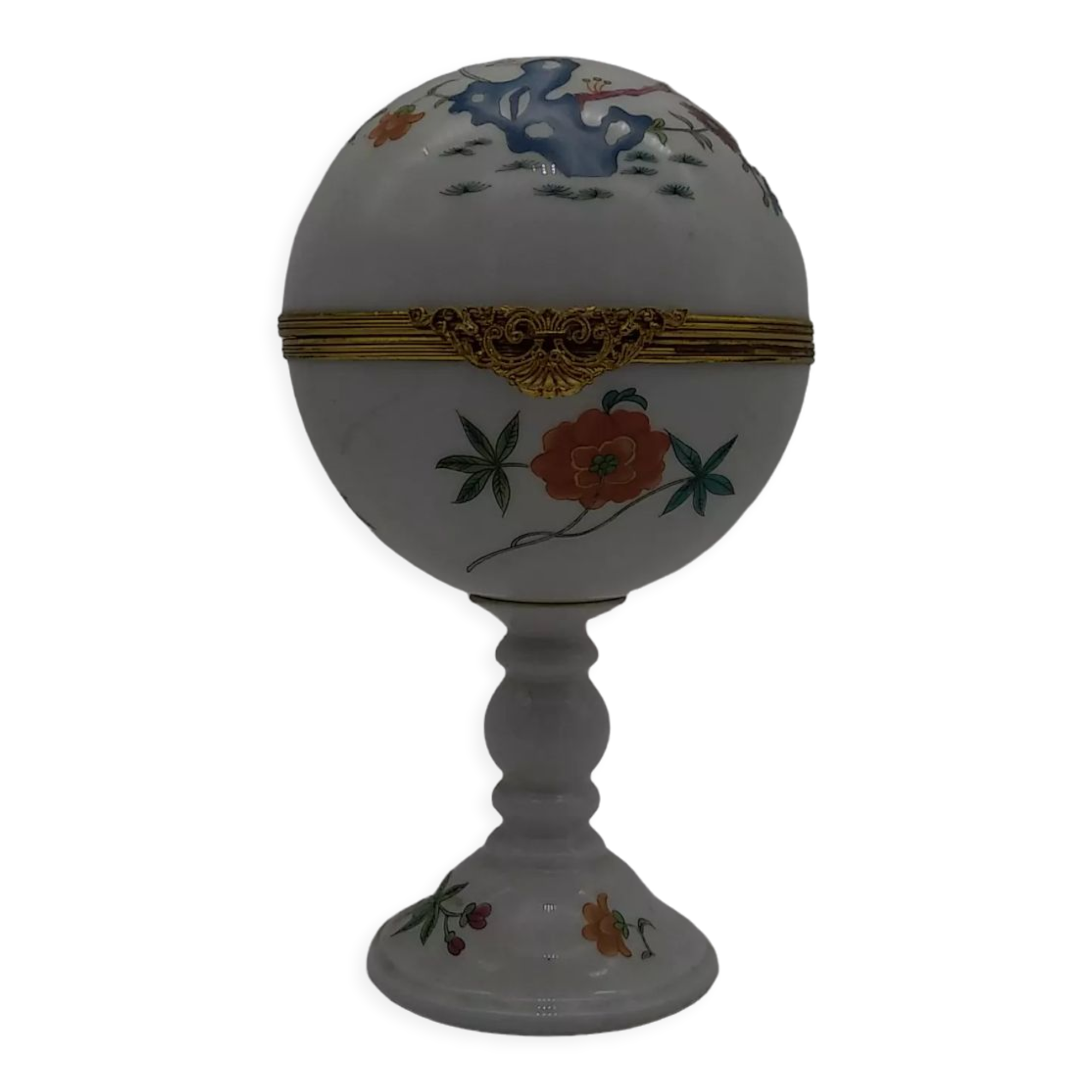 Box on foot, Limoges porcelain, Raynaud