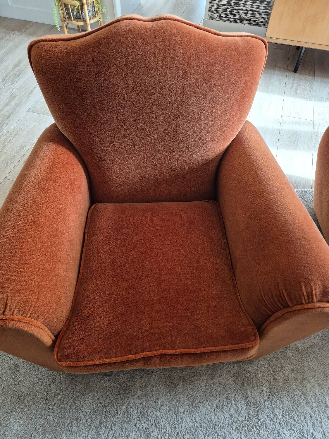 Set of 2 moustache club armchairs in velvet